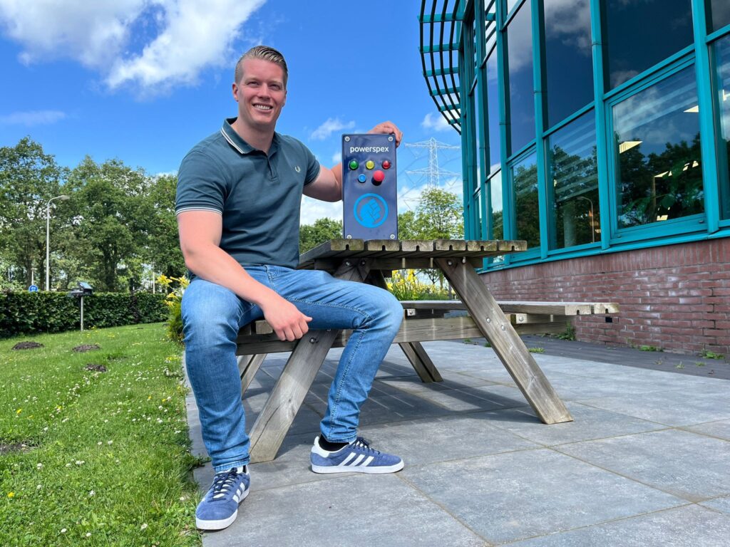 Aan de knoppen bij Powerspex Tom Wennink
