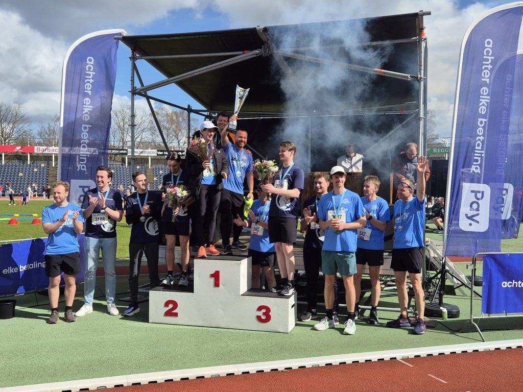 Powerspex deed mee aan de editie 2026 van de Halve van Hengelo.